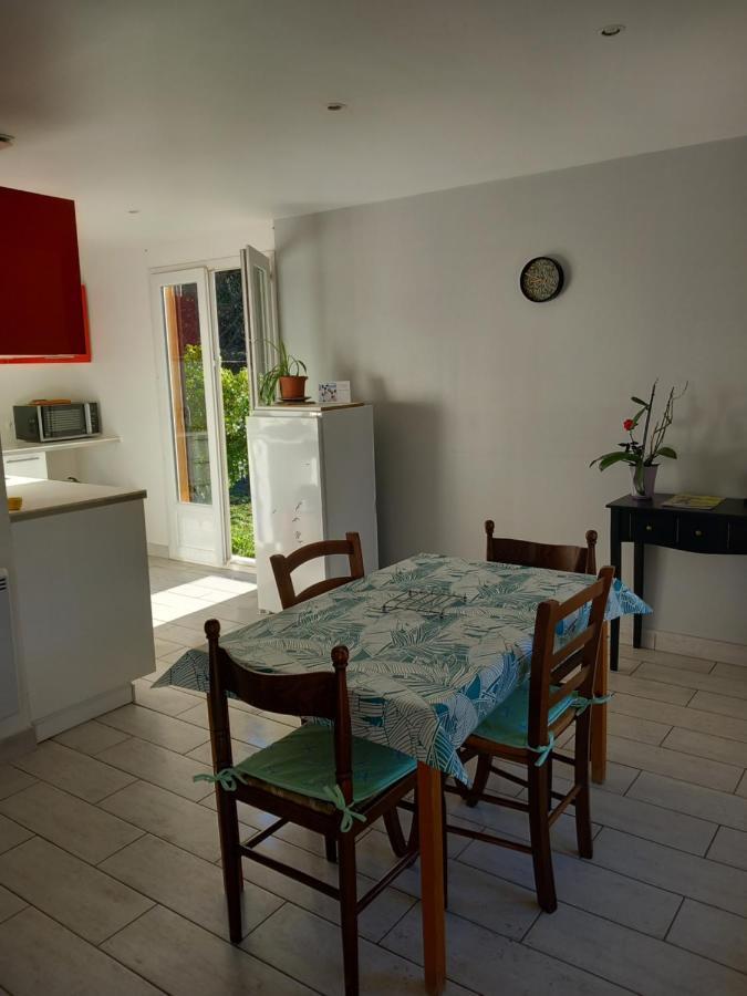 Petit Chalet En Bois Reynès Εξωτερικό φωτογραφία